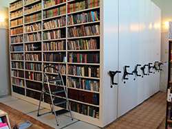 Передвижные стеллажи для книгохранилища